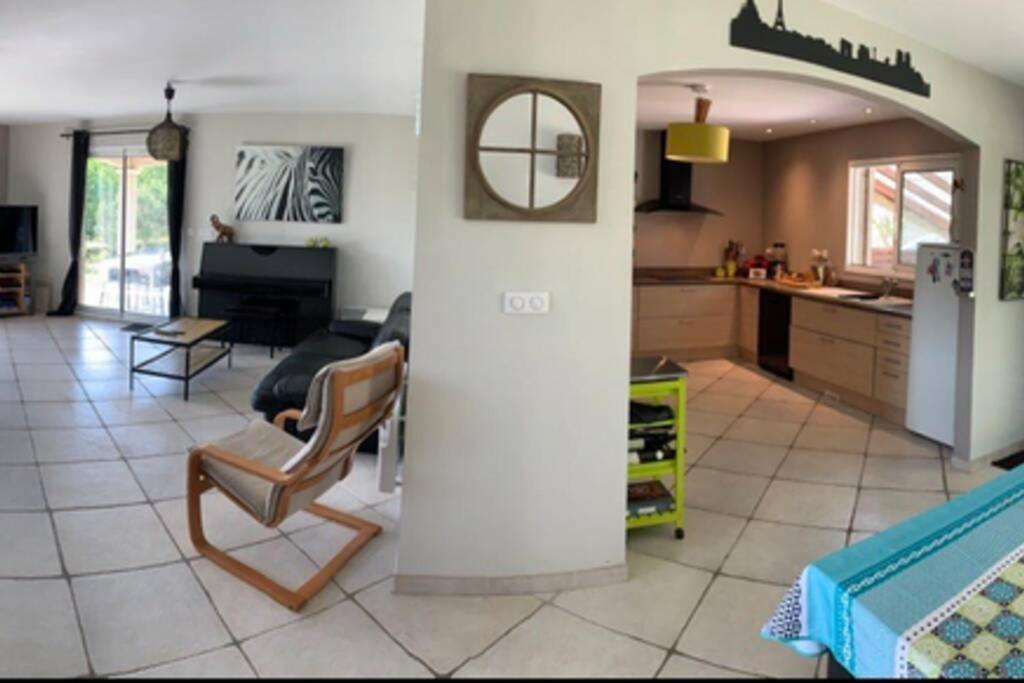 Maison spacieuse et calme près de la cité Villa Alairac Esterno foto