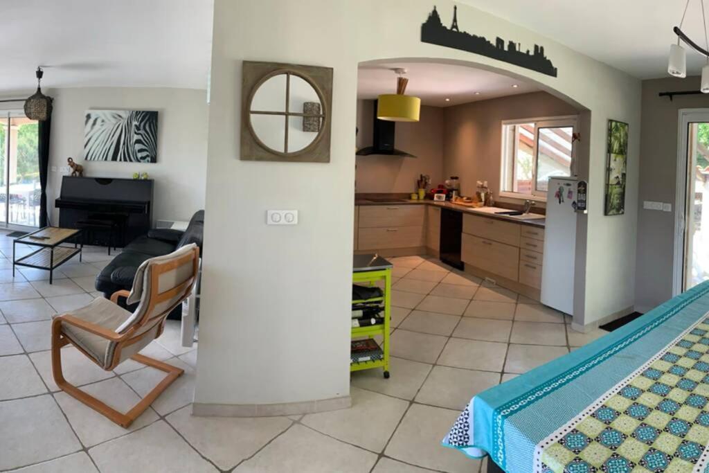 Maison spacieuse et calme près de la cité Villa Alairac Esterno foto